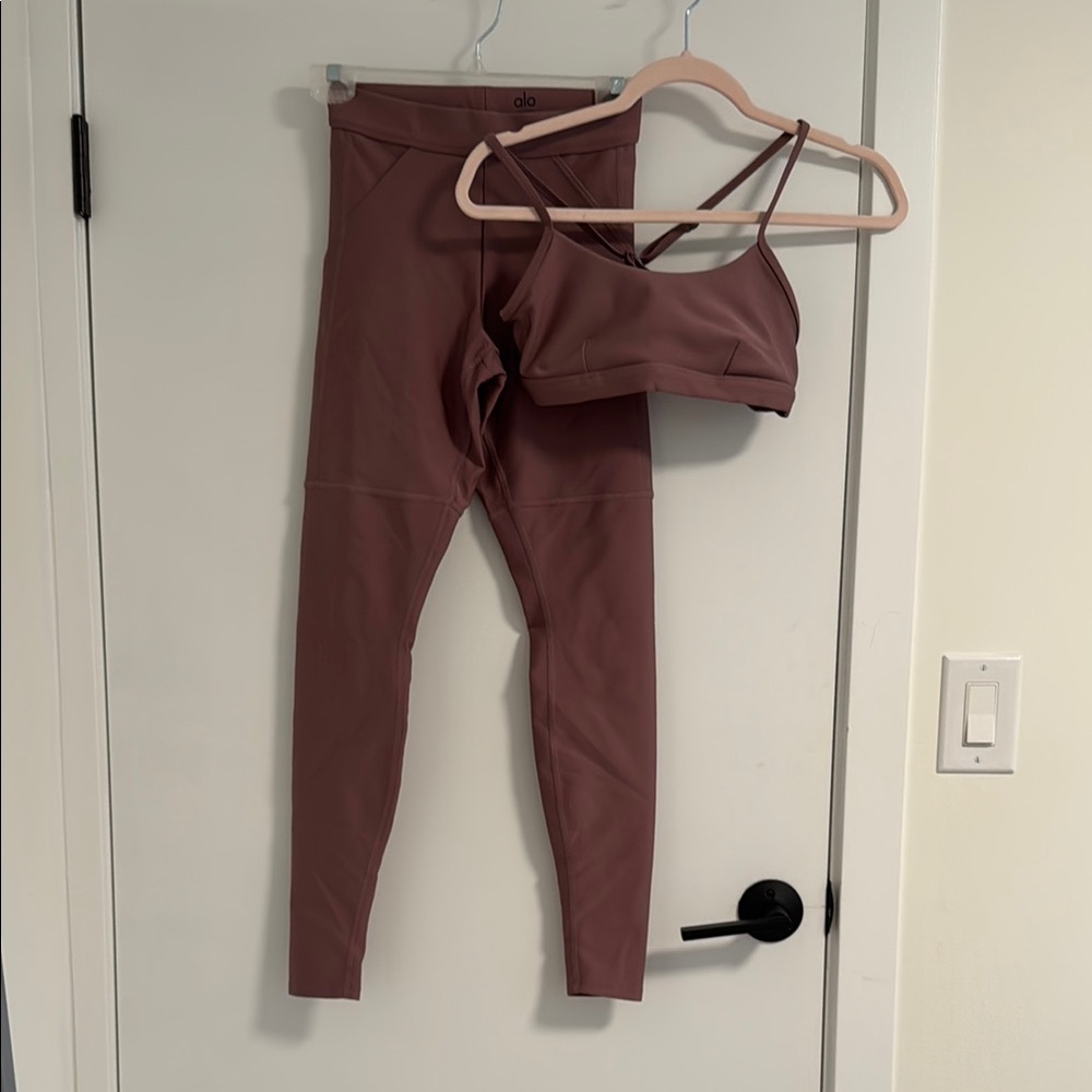 Alo Yoga Leggings and Sports Bra Set